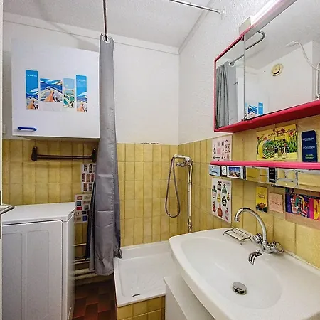 A Saint-cyr-sur-mer Avec Terrasse Et Parking Prive - Fr-1-770-74 Апартаменты *