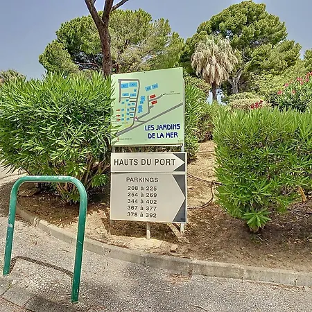 Апартаменты A Saint-cyr-sur-mer Avec Terrasse Et Parking Prive - Fr-1-770-74 *