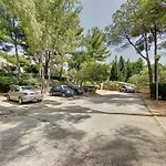 A Saint-cyr-sur-mer Avec Terrasse Et Parking Prive - Fr-1-770-74 *