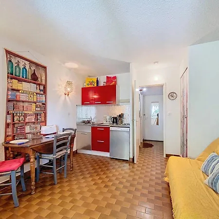 A Saint-cyr-sur-mer Avec Terrasse Et Parking Prive - Fr-1-770-74 *