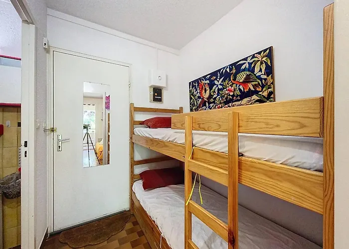 A Saint-cyr-sur-mer Avec Terrasse Et Parking Prive - Fr-1-770-74 *