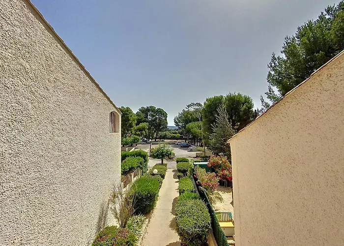 شقة A Saint-cyr-sur-mer Avec Terrasse Et Parking Prive - Fr-1-770-74