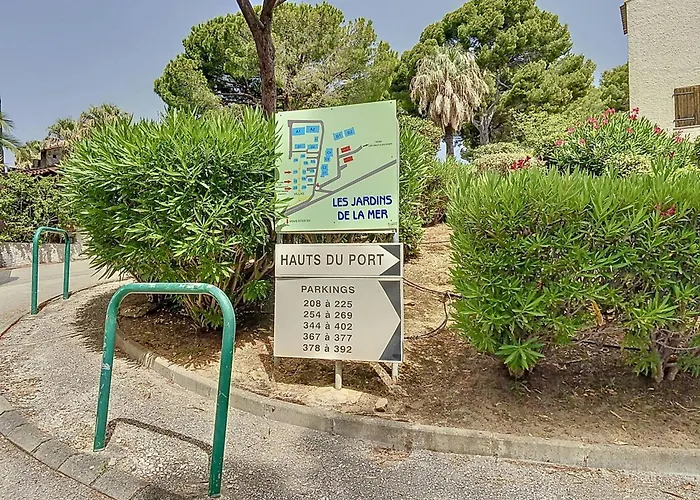 شقة A Saint-cyr-sur-mer Avec Terrasse Et Parking Prive - Fr-1-770-74 *